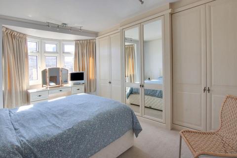 155 Devonshire Way, Croydon, CR0 8BY