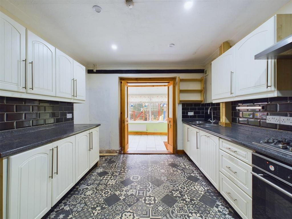 Kitchen: