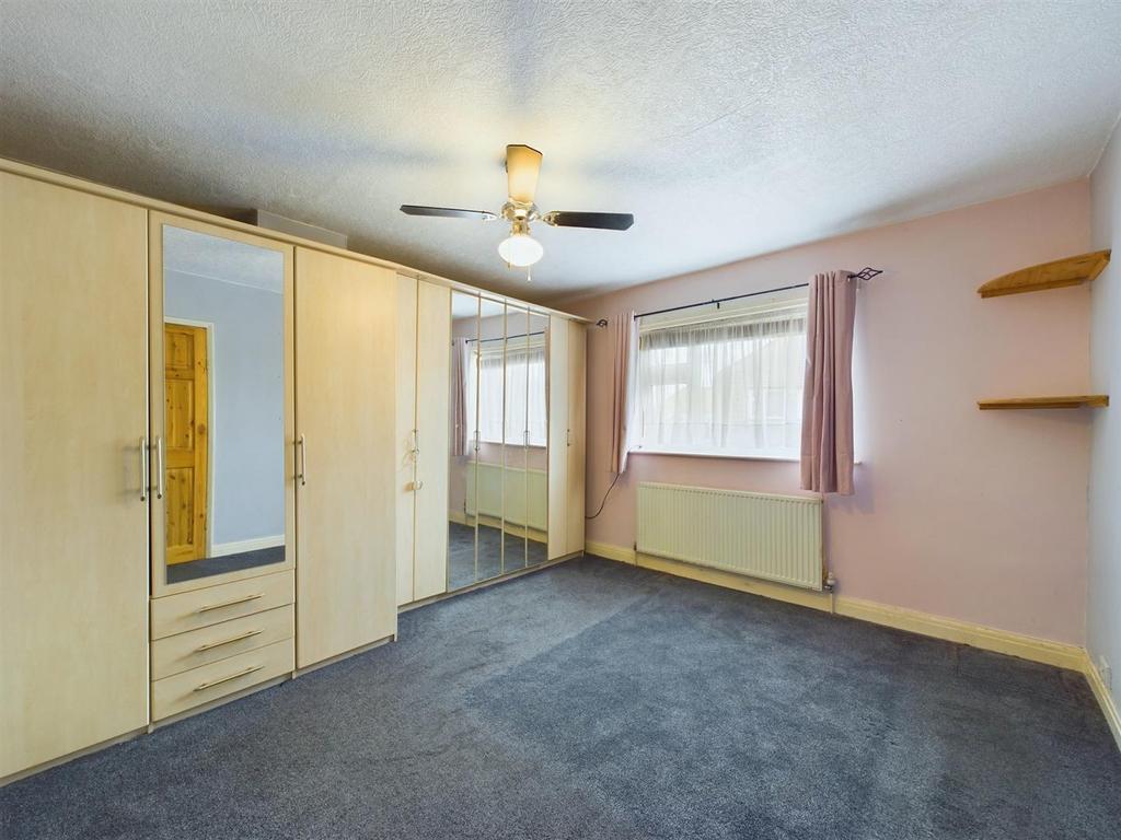 Bedroom: