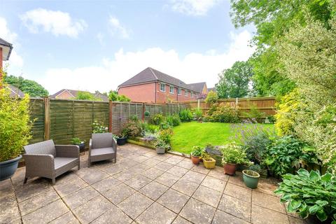 6 Wallace Grove, Three Mile Cross, Reading, RG7 1EZ