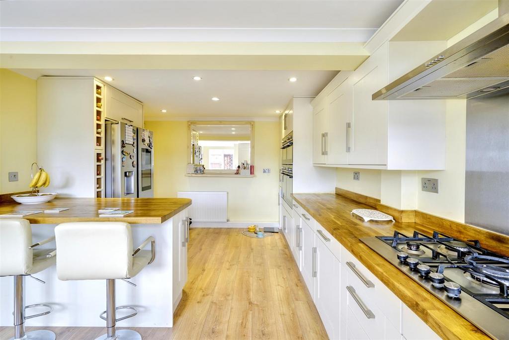 Open Plan Breakfast Kitchen
