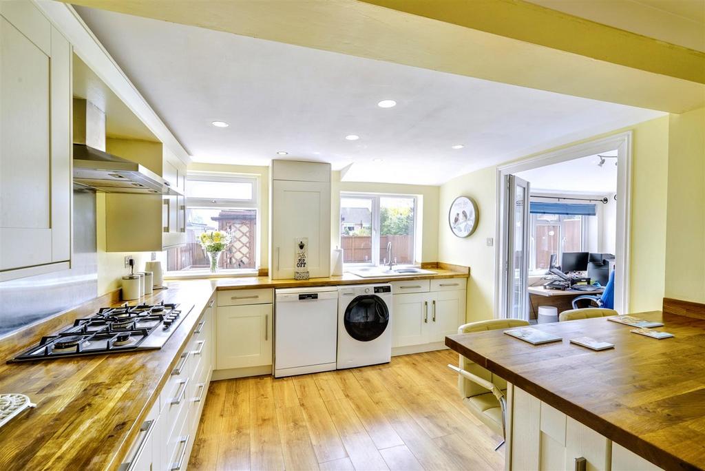 Open Plan Breakfast Kitchen