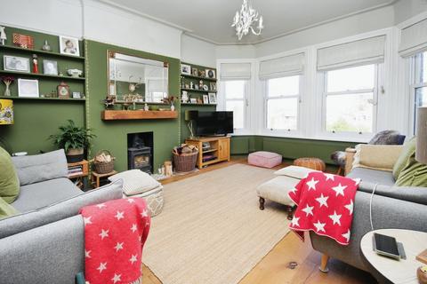 Flat 2, 17 Snowdon Road, Bournemouth, BH4 9HL