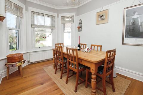 Flat 2, 17 Snowdon Road, Bournemouth, BH4 9HL