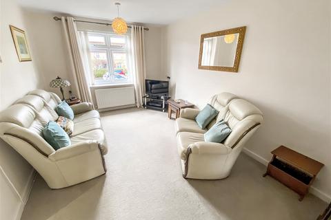 2 bedroom apartment for sale, Lyon Walk, Newton Aycliffe