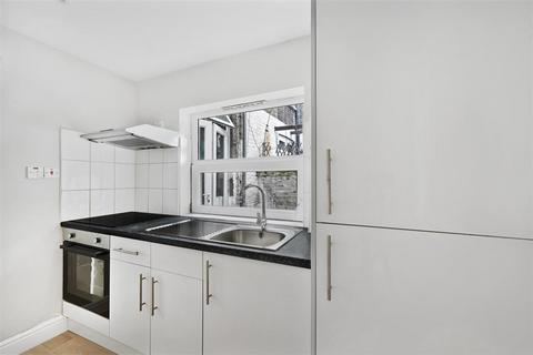 1 bedroom flat to rent, Cheniston Gardens, London W8