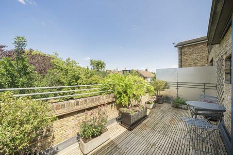 17 Albert Road, Teddington, TW11 0BD
