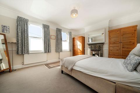 17 Albert Road, Teddington, TW11 0BD