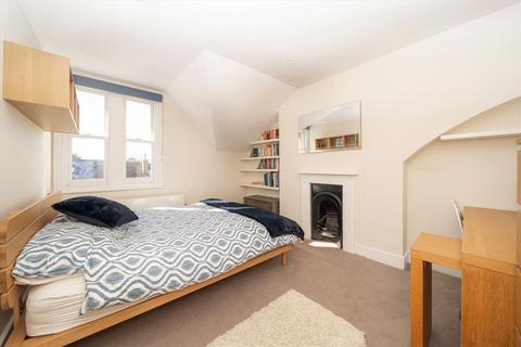 17 Albert Road, Teddington, TW11 0BD