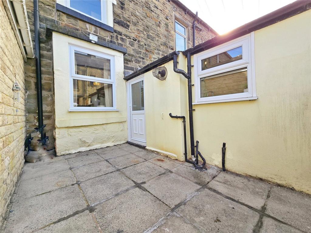 Rear Patio Yard