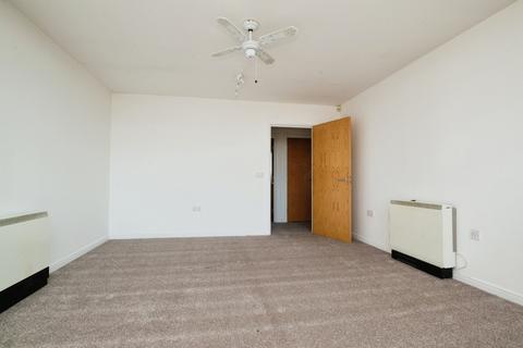 2 bedroom flat to rent, Ffordd Garthorne, Cardiff, CF10