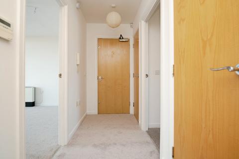 2 bedroom flat to rent, Ffordd Garthorne, Cardiff, CF10