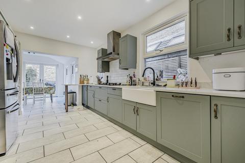 115 Kings Road, Kingston Upon Thames, KT2 5JD