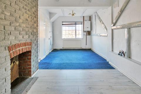 3 bedroom terraced house to rent, Carden Avenue, Brighton
