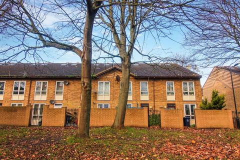 2 bedroom flat for sale, Houston Court, Newcastle Upon Tyne