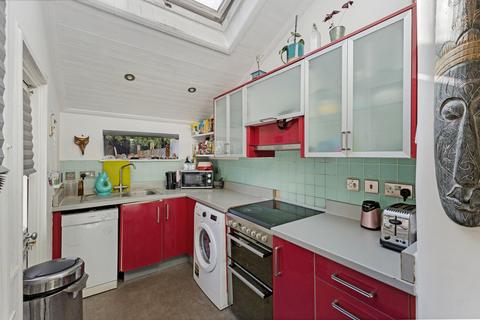 19 Salisbury Road, London, W13 9TU