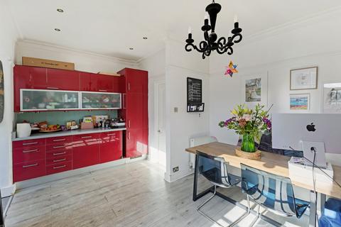 19 Salisbury Road, London, W13 9TU