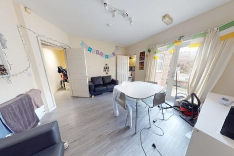 3 bedroom flat to rent, Flat 2, 55 Alfreton Road, Nottingham, Nottinghamshire, NG7