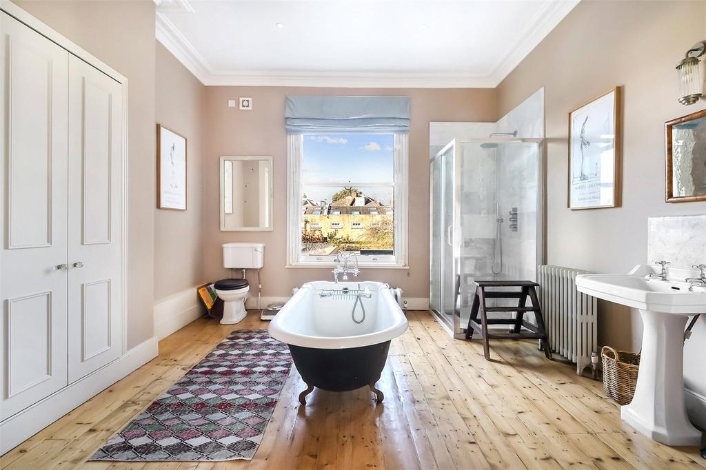En Suite Bathroom