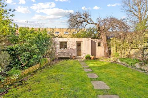 6 Boscombe Road, London, W12 9HP
