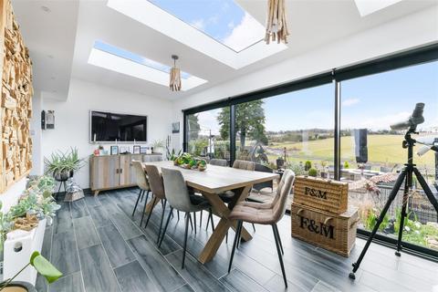 9 Langley Close, Epsom, KT18 6HG