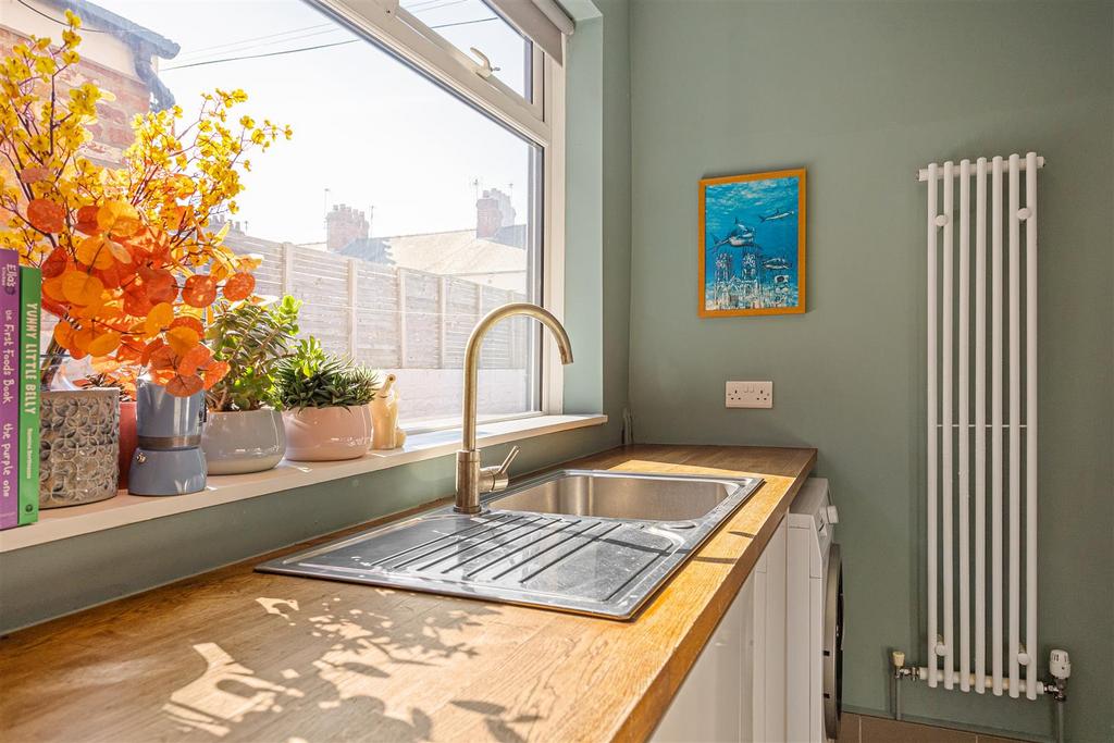 90 Albemarle Road 16.jpg