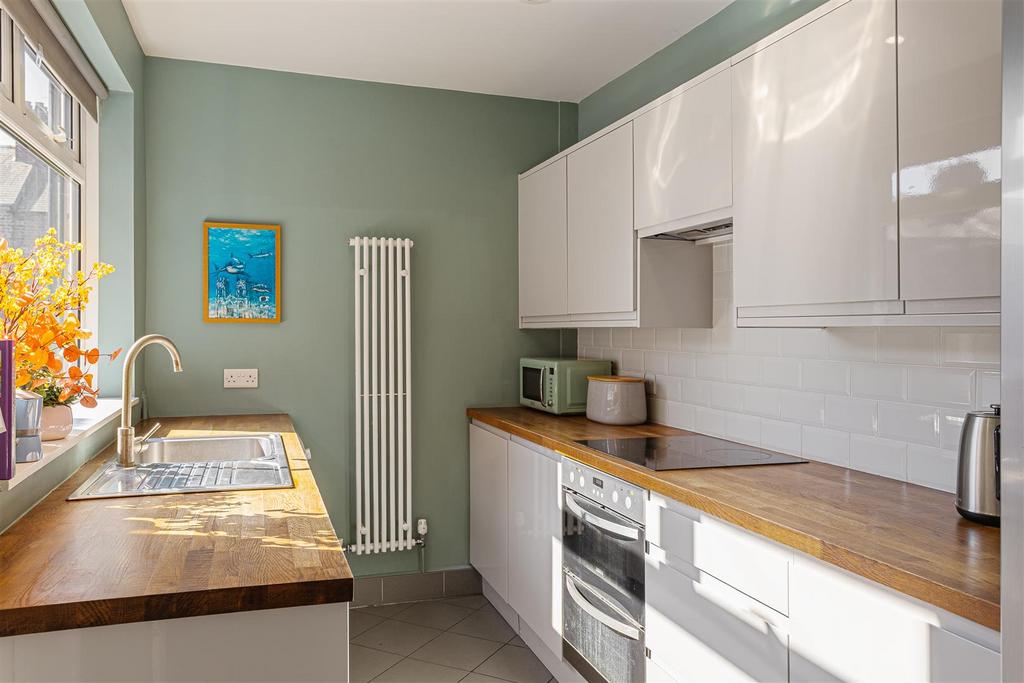 90 Albemarle Road 37.jpg