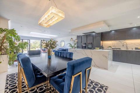 3 bedroom townhouse for sale, Denham Road, Iver SL0