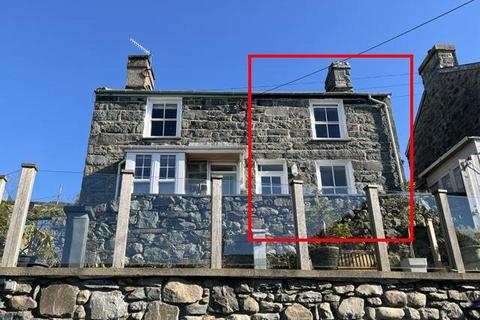 2 bedroom house for sale, 2 Castle View, Harlech