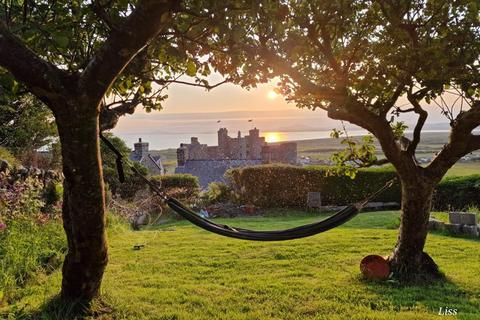 2 bedroom house for sale, 2 Castle View, Harlech
