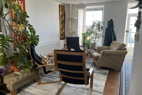 2 bedroom house for sale, 2 Castle View, Harlech
