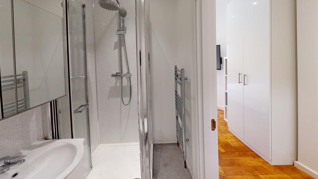 5-54-Glasshouse-Street-Bathroom(3)