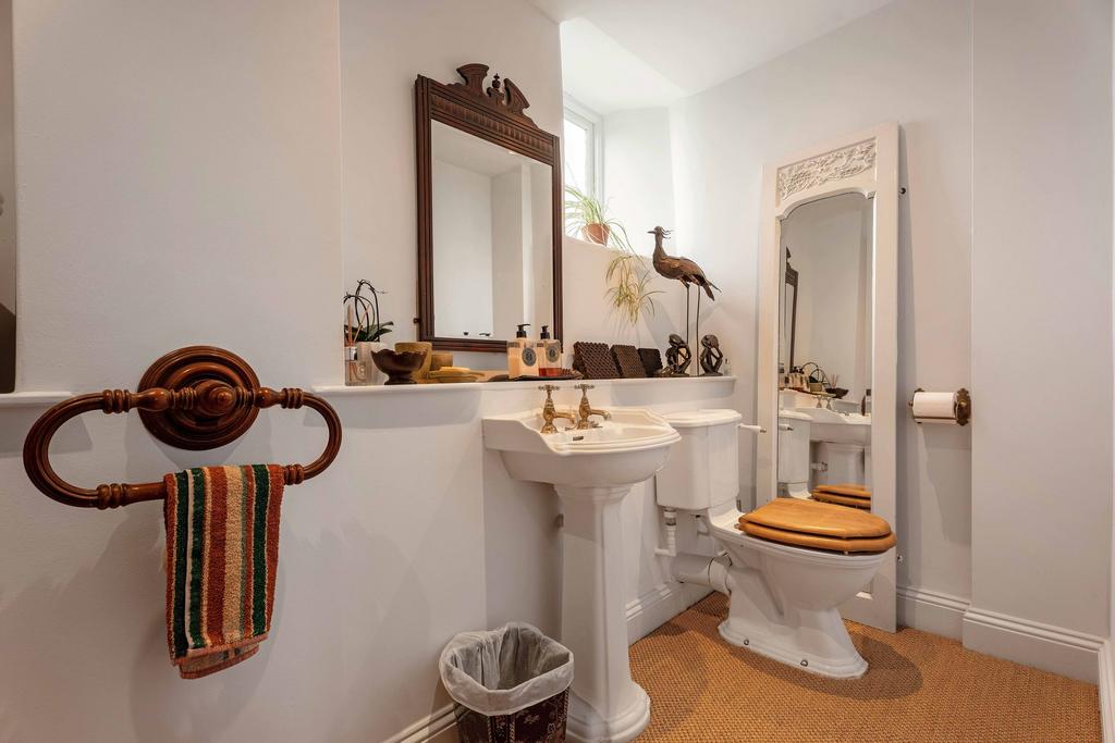 Cloakroom/WC