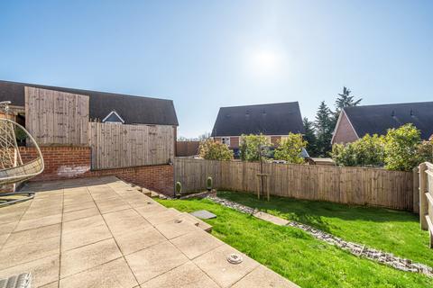 4 bedroom semi-detached house for sale, Consort Drive, Leatherhead, KT22