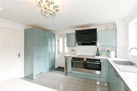 7 Bell Heather Close, Staverton, Trowbridge, BA14 8TY