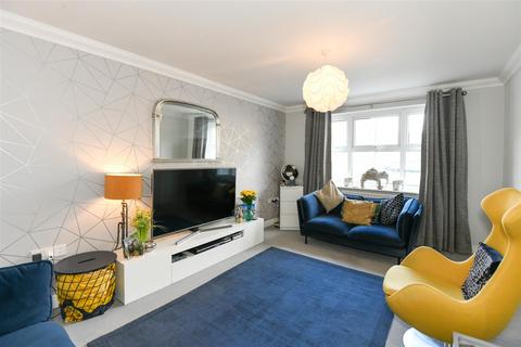 7 Bell Heather Close, Staverton, Trowbridge, BA14 8TY