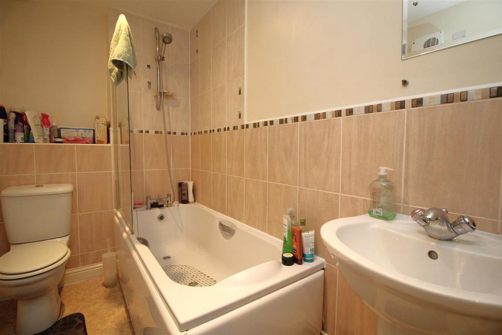 Bathroom .JPG