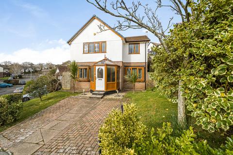 2 Fairfields, Looe, PL13 1HD