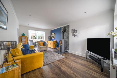 2 Fairfields, Looe, PL13 1HD