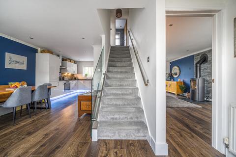 2 Fairfields, Looe, PL13 1HD