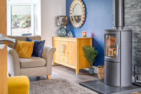 2 Fairfields, Looe, PL13 1HD