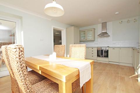 3 bedroom flat for sale, Selwyn Road, Eastbourne, BN21 2LF