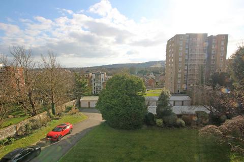 3 bedroom flat for sale, Selwyn Road, Eastbourne, BN21 2LF