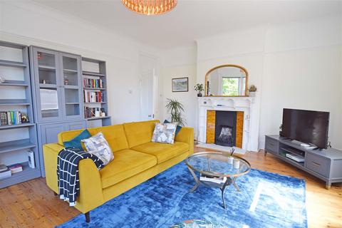 4 bedroom apartment to rent, Clevedon Road, Richmond