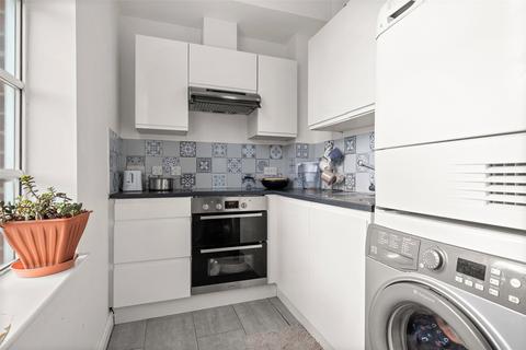 1 bedroom apartment for sale, High Street, Berkshire RG12