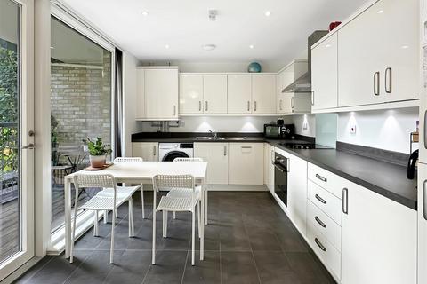 2 bedroom apartment for sale, Woodpecker Way, Trumpington CB2