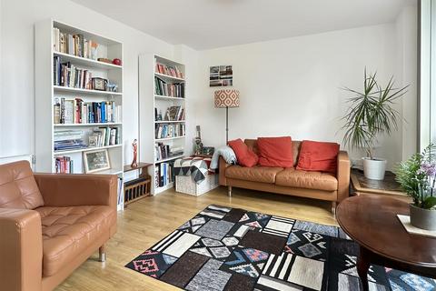 2 bedroom apartment for sale, Woodpecker Way, Trumpington CB2