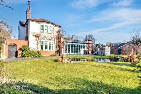 Coplands Acton Road, Lowestoft, NR33 7LG