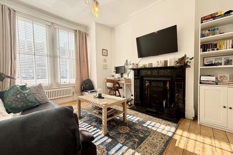 2 bedroom flat to rent, Eastcombe Avenue, Charlton, SE7