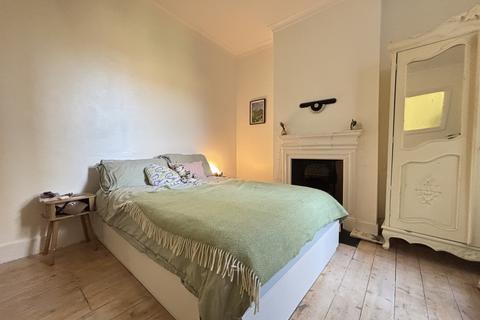 2 bedroom flat to rent, Eastcombe Avenue, Charlton, SE7